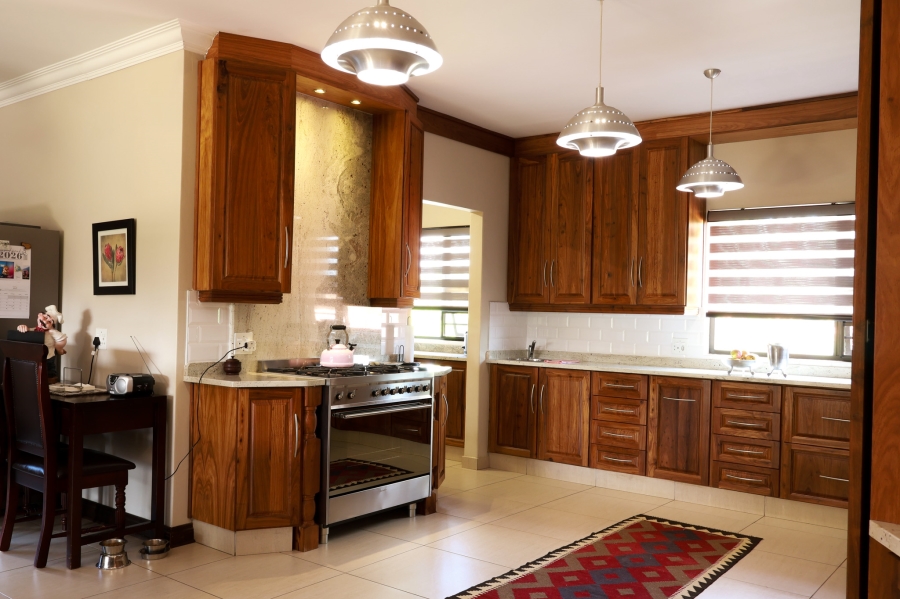 3 Bedroom Property for Sale in Van Der Hoff Park North West